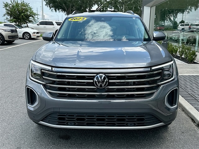 Used 2024 Volkswagen Atlas SE w/Tech with VIN 1V2WR2CA4RC526139 for sale in Lakeland, FL