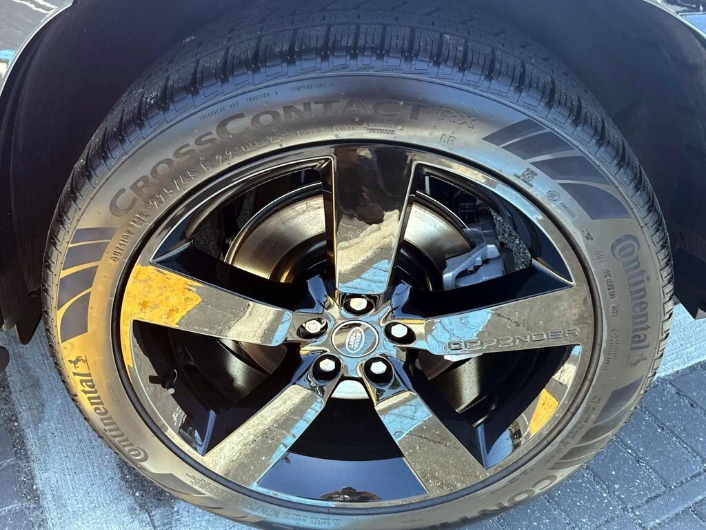 New 2025 Land Rover Defender 130 X-Dynamic SE SUV