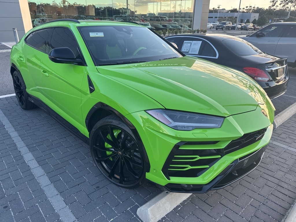 2021 Lamborghini Urus Pearl Capsule's photo