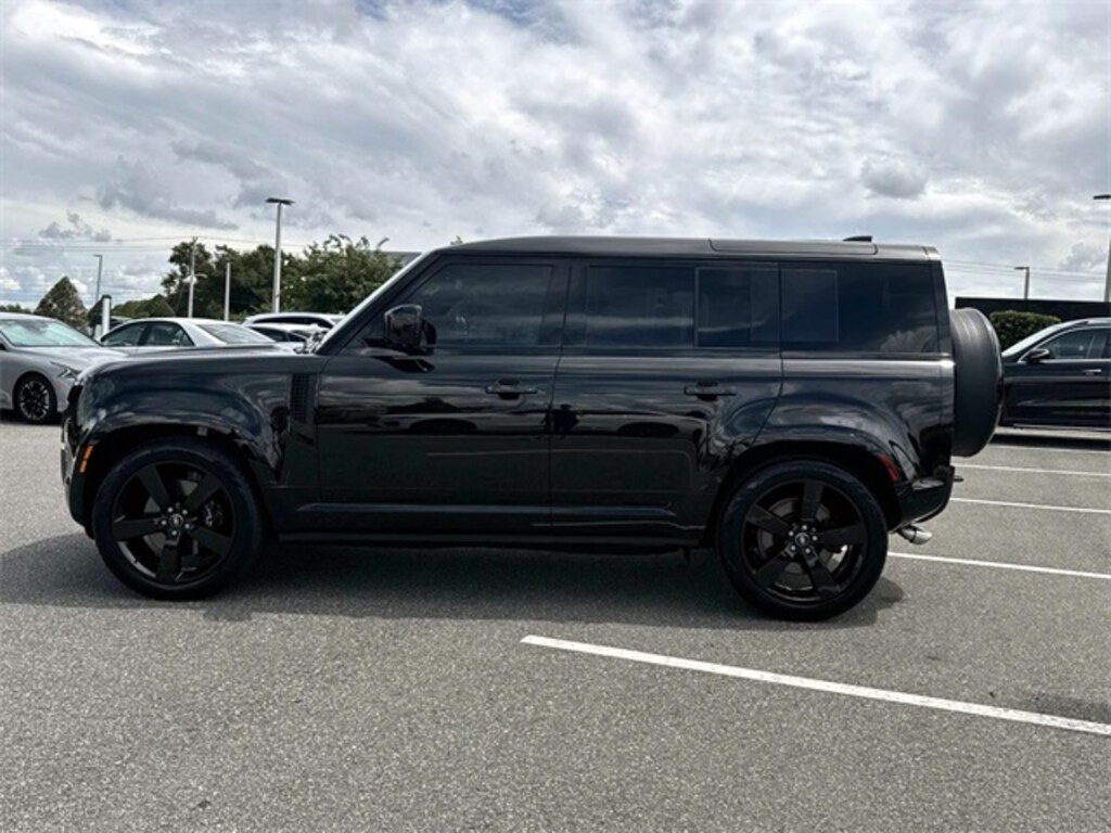 Used 2025 Land Rover Defender 110 V8 SUV