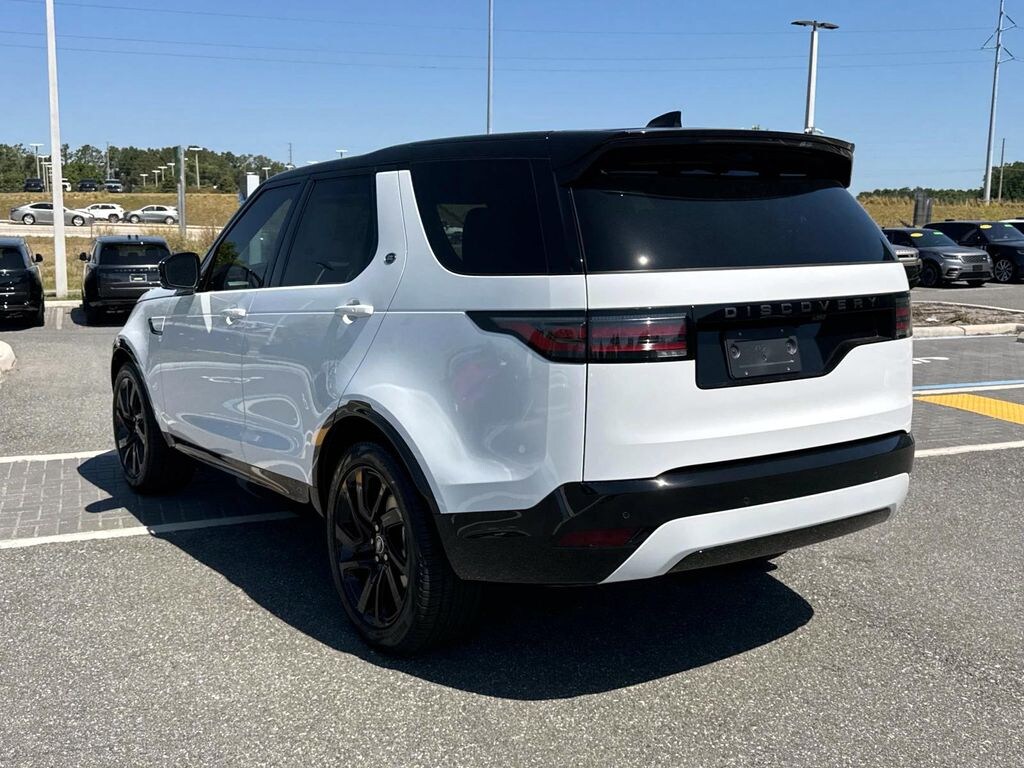 New 2025 Land Rover Discovery Dynamic SE SUV