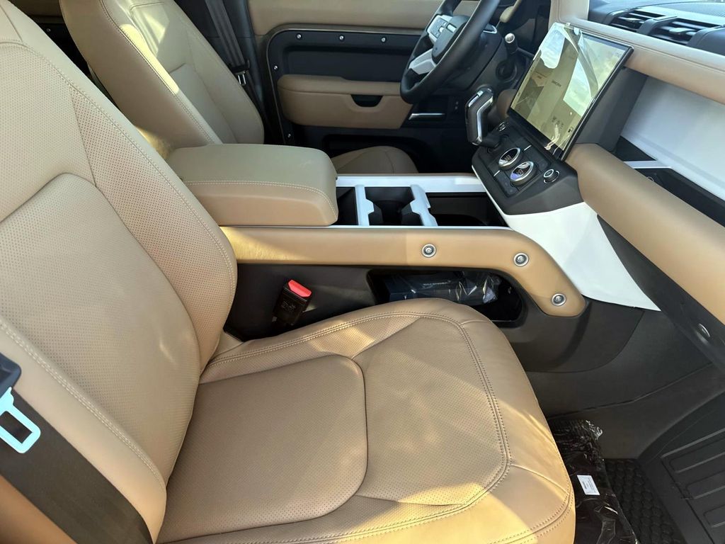 2026 Land Rover Defender S - Photo 8