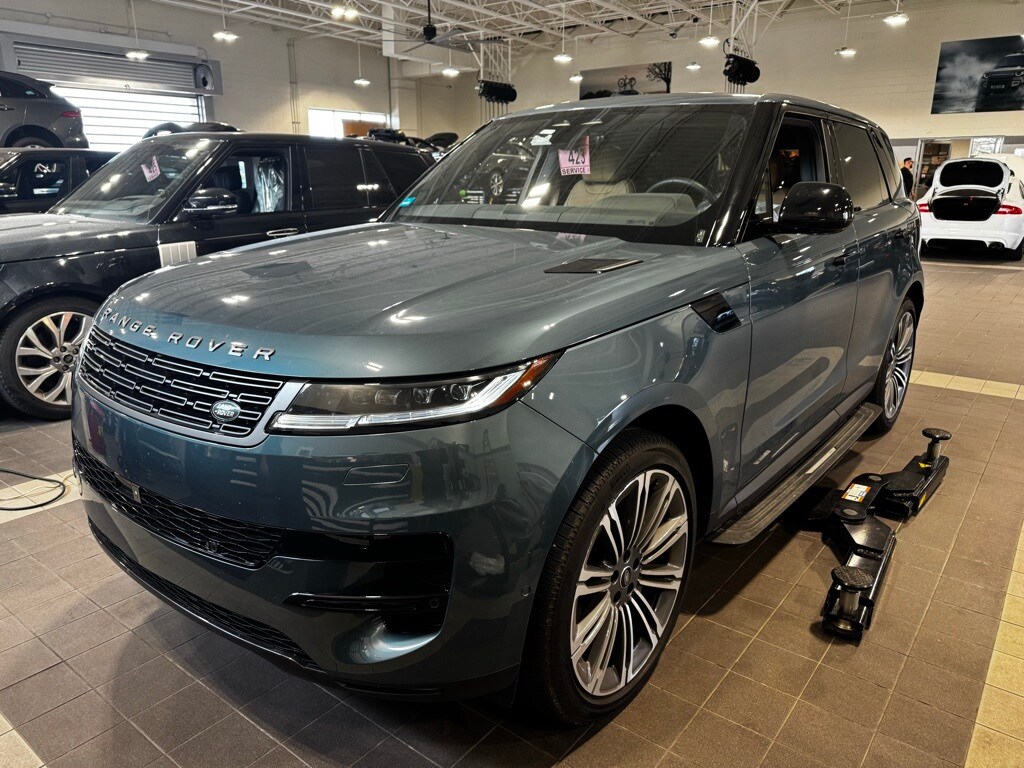 Used 2025 Land Rover Range Rover Sport SE SUV
