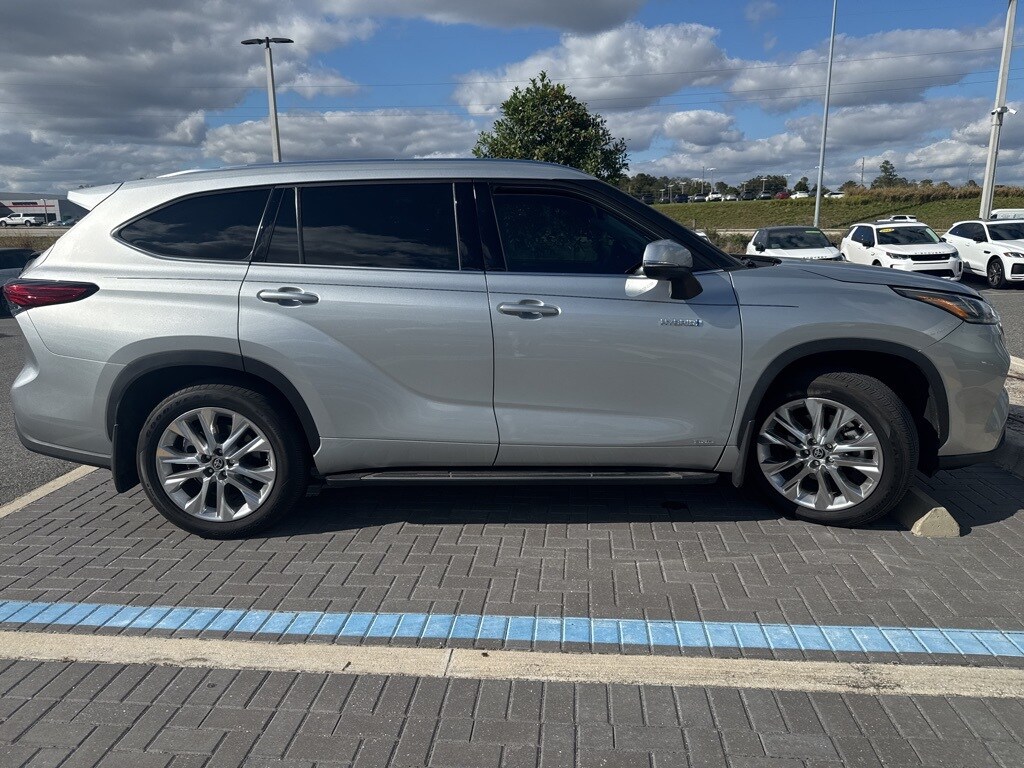 Used 2021 Toyota Highlander Hybrid Limited SUV