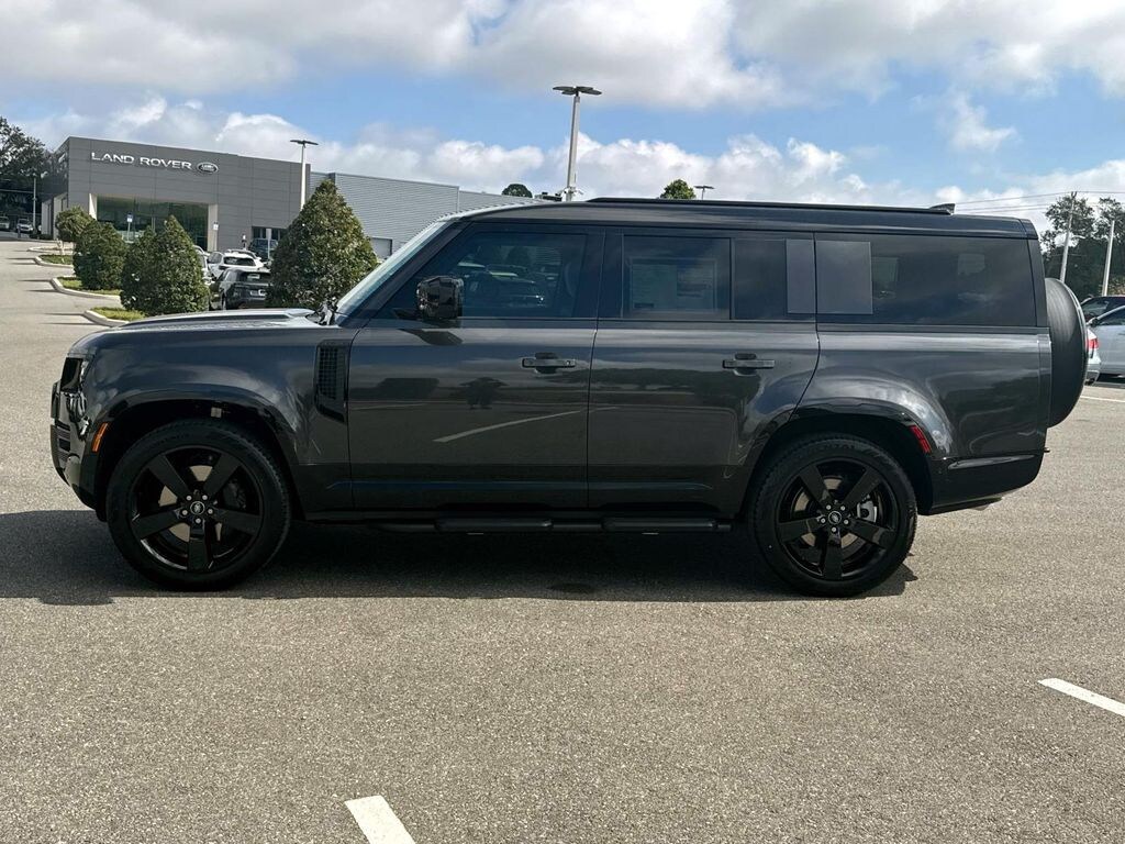 New 2025 Land Rover Defender 130 X-Dynamic SE SUV