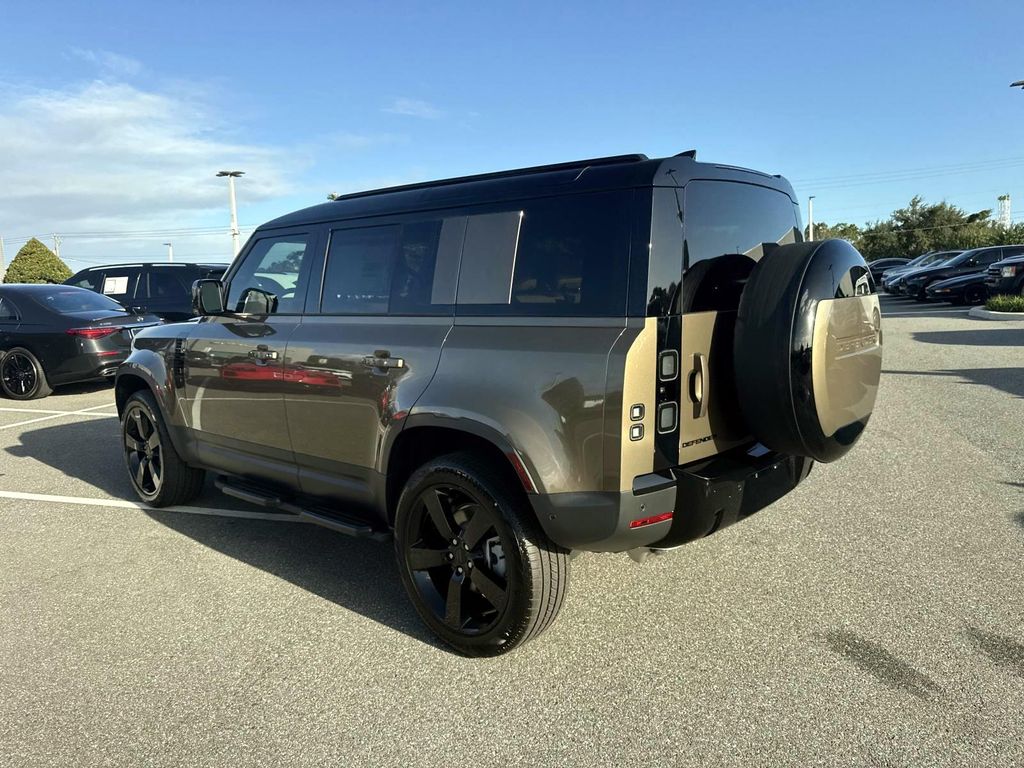 2026 Land Rover Defender S - Photo 4