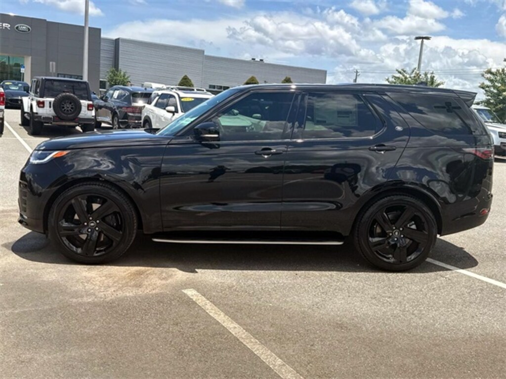 New 2025 Land Rover Discovery Dynamic SE SUV