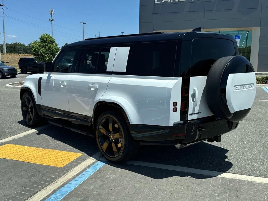 New 2025 Land Rover Defender 130 X-Dynamic SE SUV