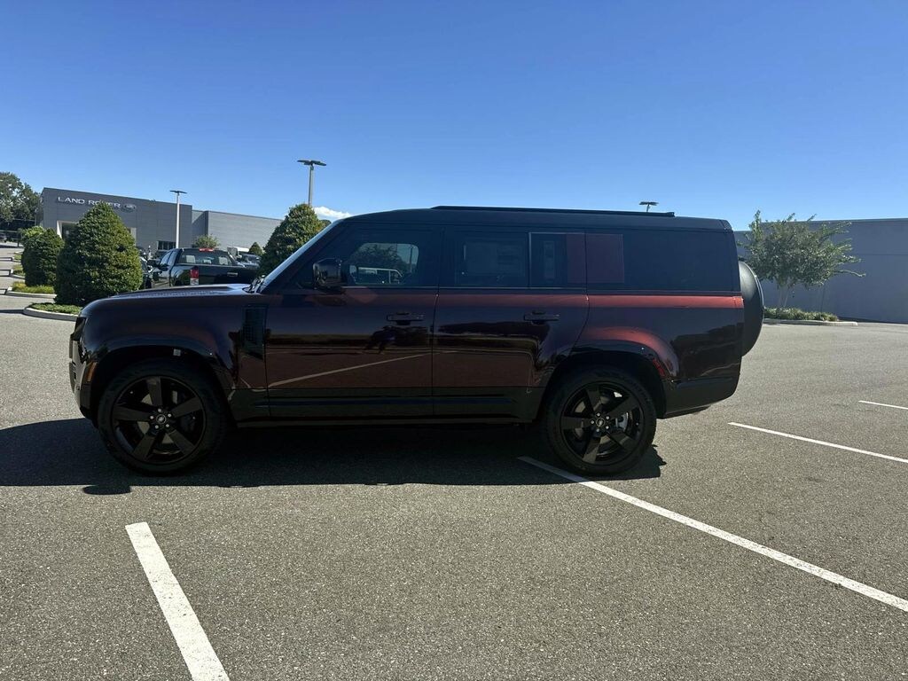 New 2025 Land Rover Defender 130 X-Dynamic SE SUV