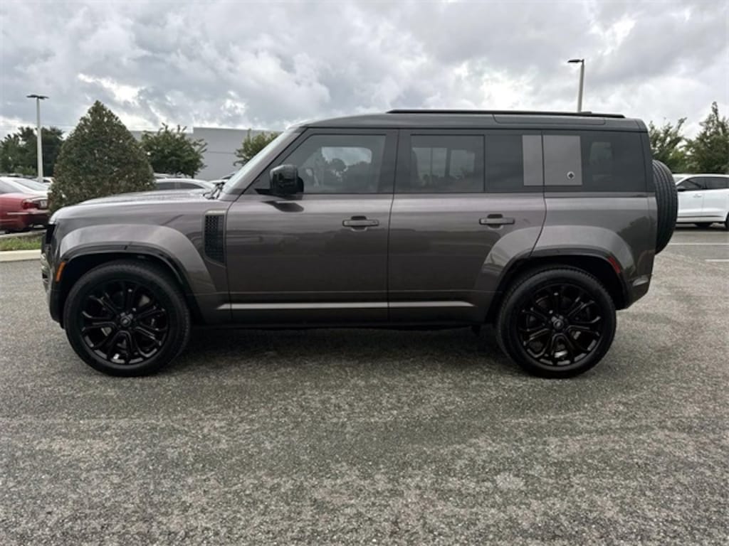 Used 2025 Land Rover Defender 110 V8 SUV