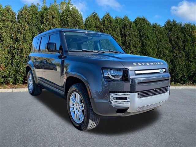 2024 Land Rover Defender 110 S photo 3