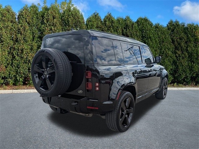 2023 Land Rover Defender 110 X-Dynamic SE photo 4