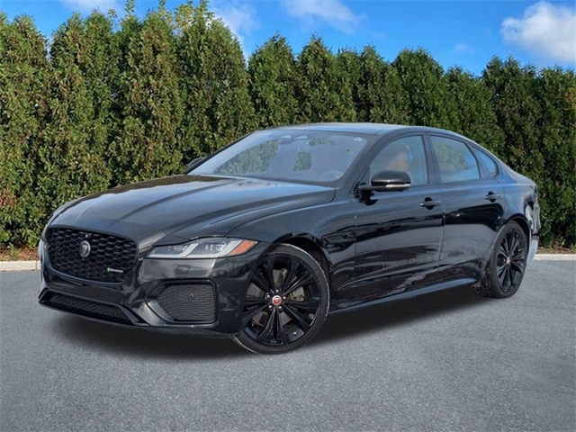 2021 Jaguar XF R-Dynamic SE's photo