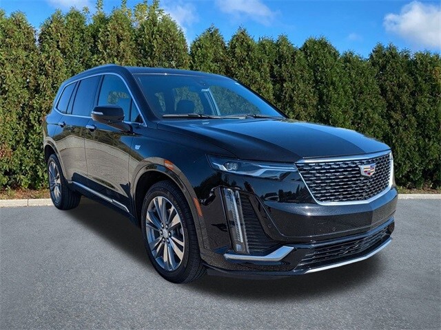 2022 Cadillac XT6 Premium Luxury photo 3