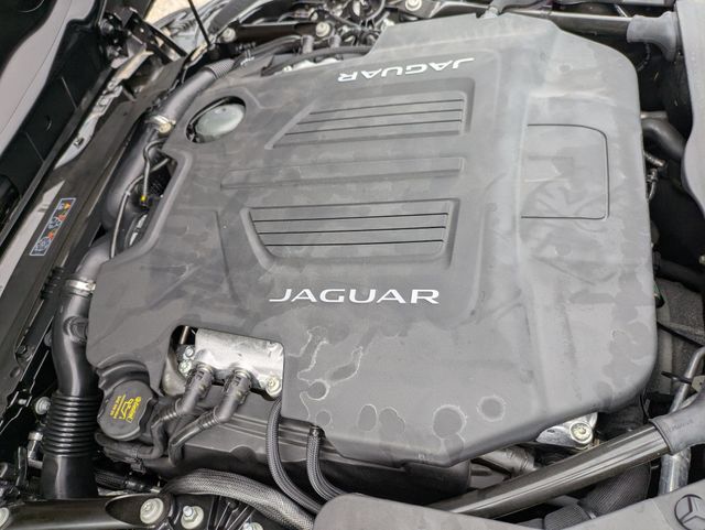 2024 Jaguar F-Type R75 - Photo 16