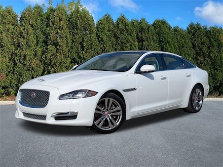 2017 Jaguar XJ XJL Portfolio Sedan 2017 Jaguar XJ XJL Portfolio Sedan