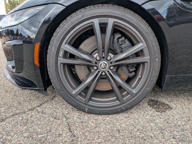 2024 Jaguar F-Type R75 - Photo 18