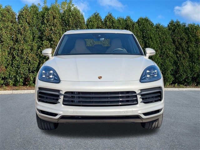 2023 Porsche Cayenne Platinum Edition photo 2