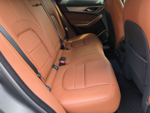 2026 Jaguar F-Pace R-Dynamic S - Photo 17