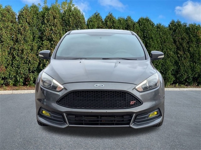 Used 2016 Ford Focus ST with VIN 1FADP3L93GL328746 for sale in Macomb, MI