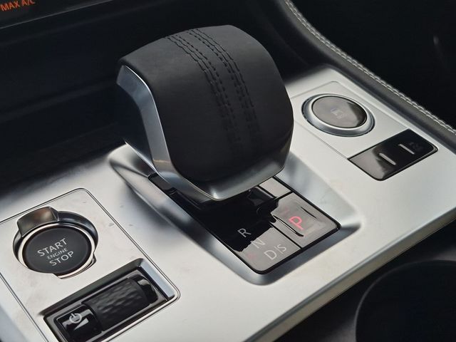 2026 Jaguar F-Pace R-Dynamic S - Photo 9