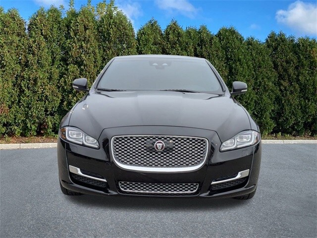 2019 Jaguar XJ XJL Portfolio photo 2