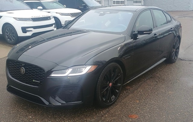 2021 Jaguar XF R-Dynamic SE's photo