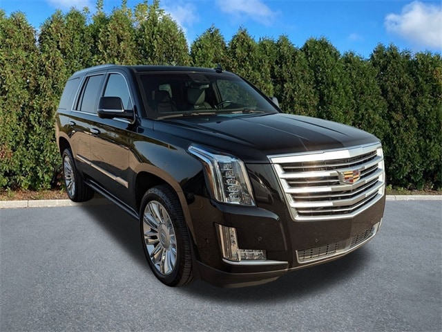 Used 2017 Cadillac Escalade Platinum with VIN 1GYS4DKJ7HR140591 for sale in Macomb, MI