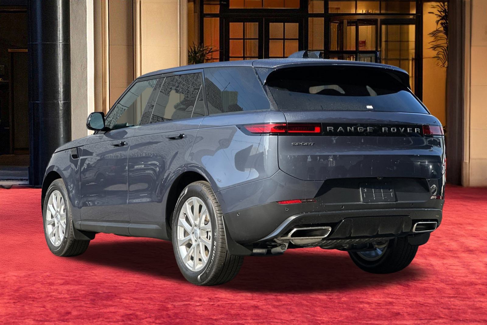 2025 Land Rover Range Rover Sport P360 SE photo 3