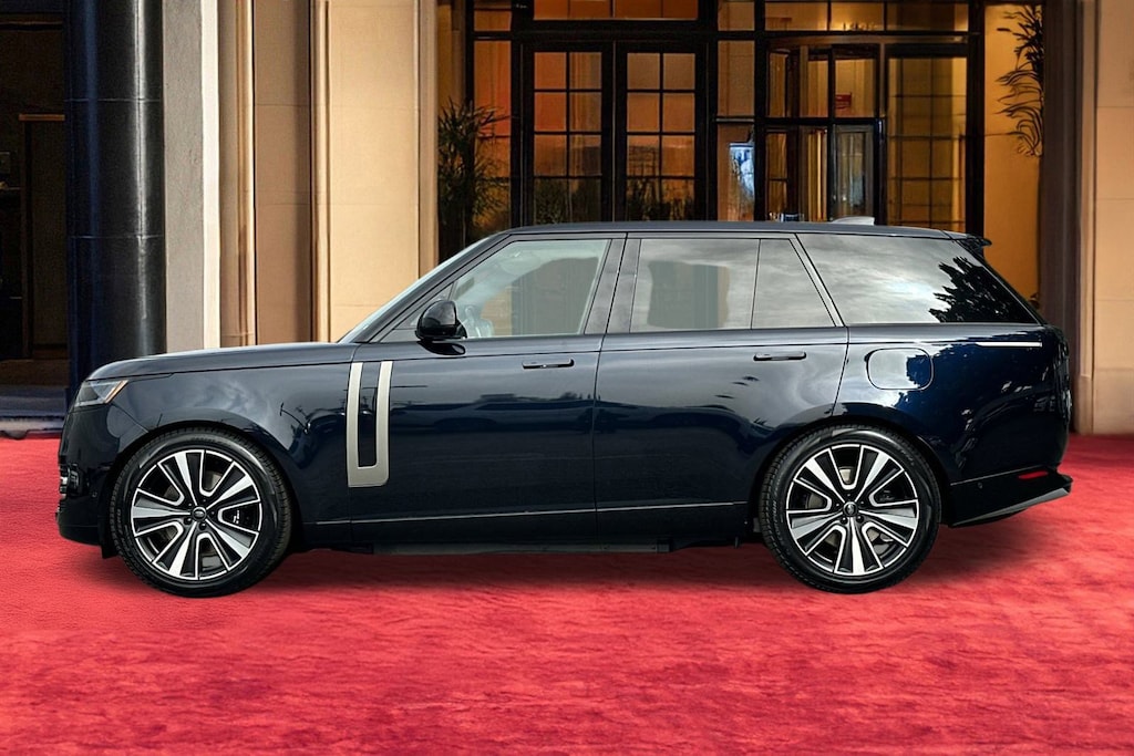 New 2025 Land Rover Range Rover P550e SE SUV