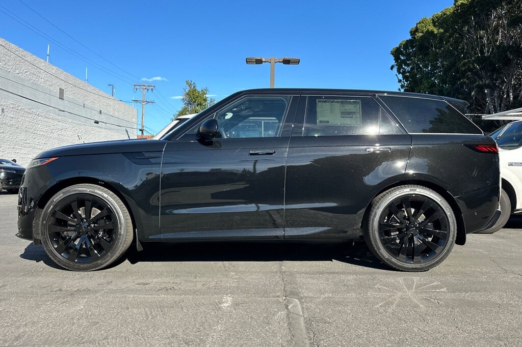 New 2026 Land Rover Range Rover Sport P400 Dynamic SE SUV