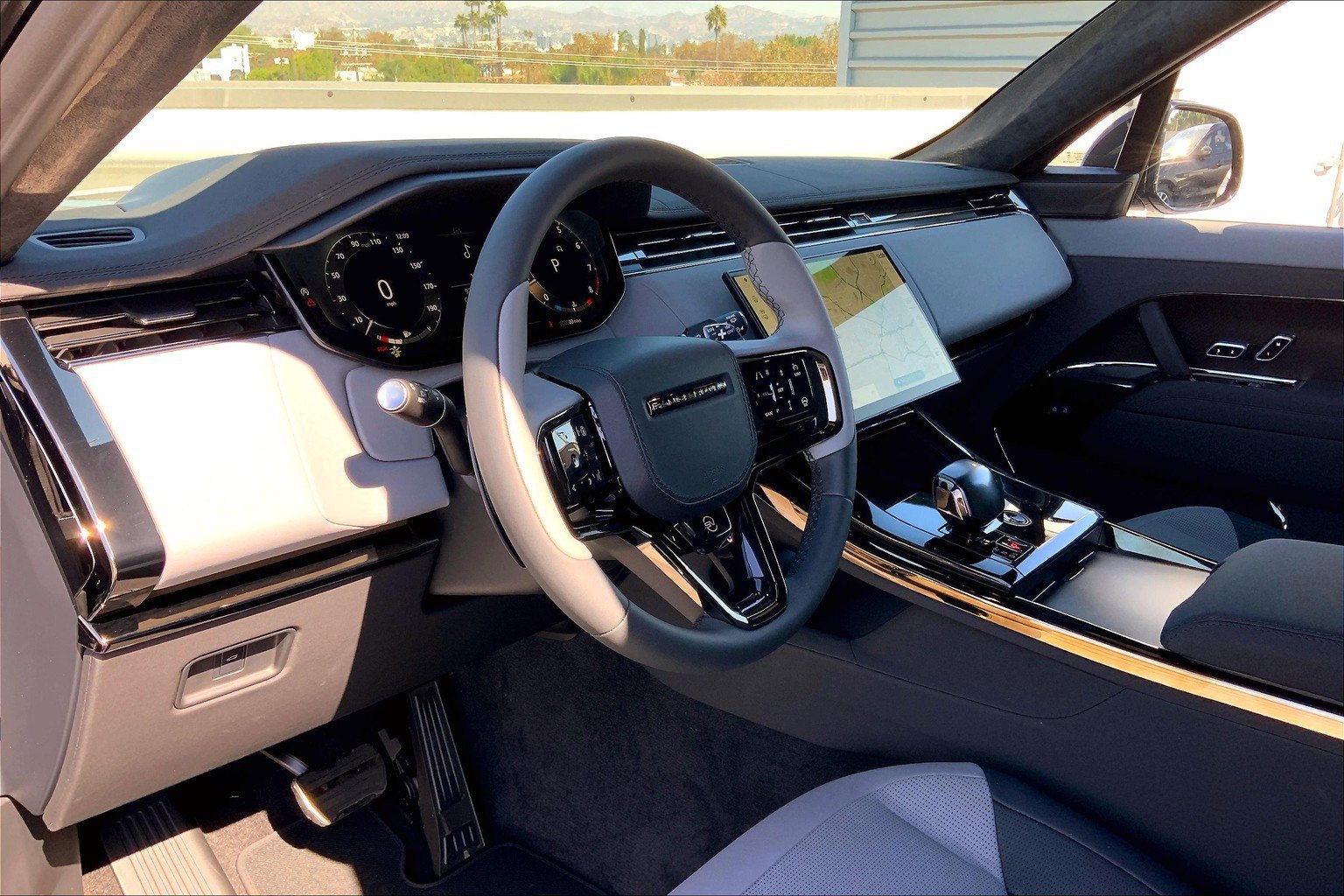 2025 Land Rover Range Rover Sport photo 4