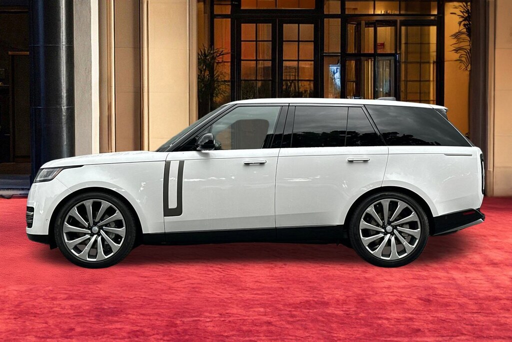 New 2025 Land Rover Range Rover P530 SE SUV