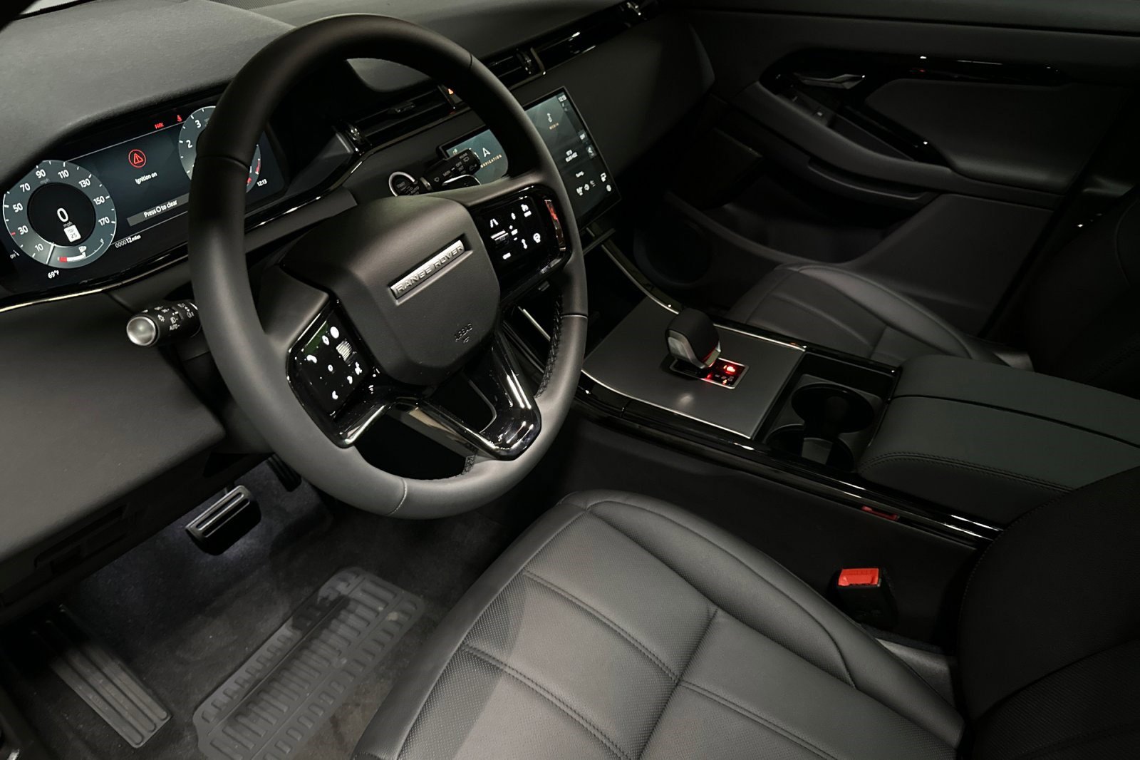 2026 Land Rover Range Rover Evoque S photo 4