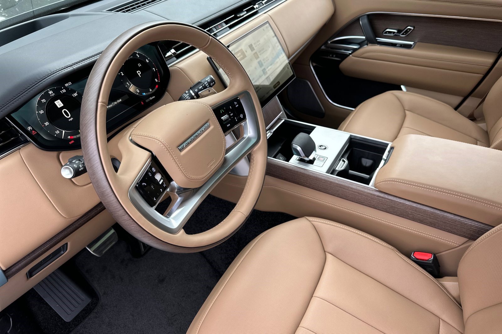 2025 Land Rover Range Rover Autobiography photo 3