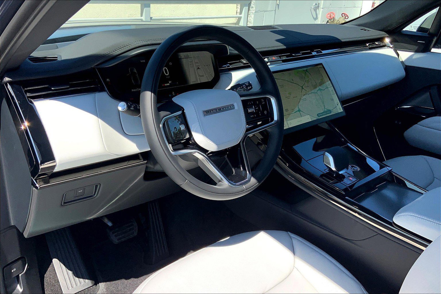 2025 Land Rover Range Rover Sport SE photo 4