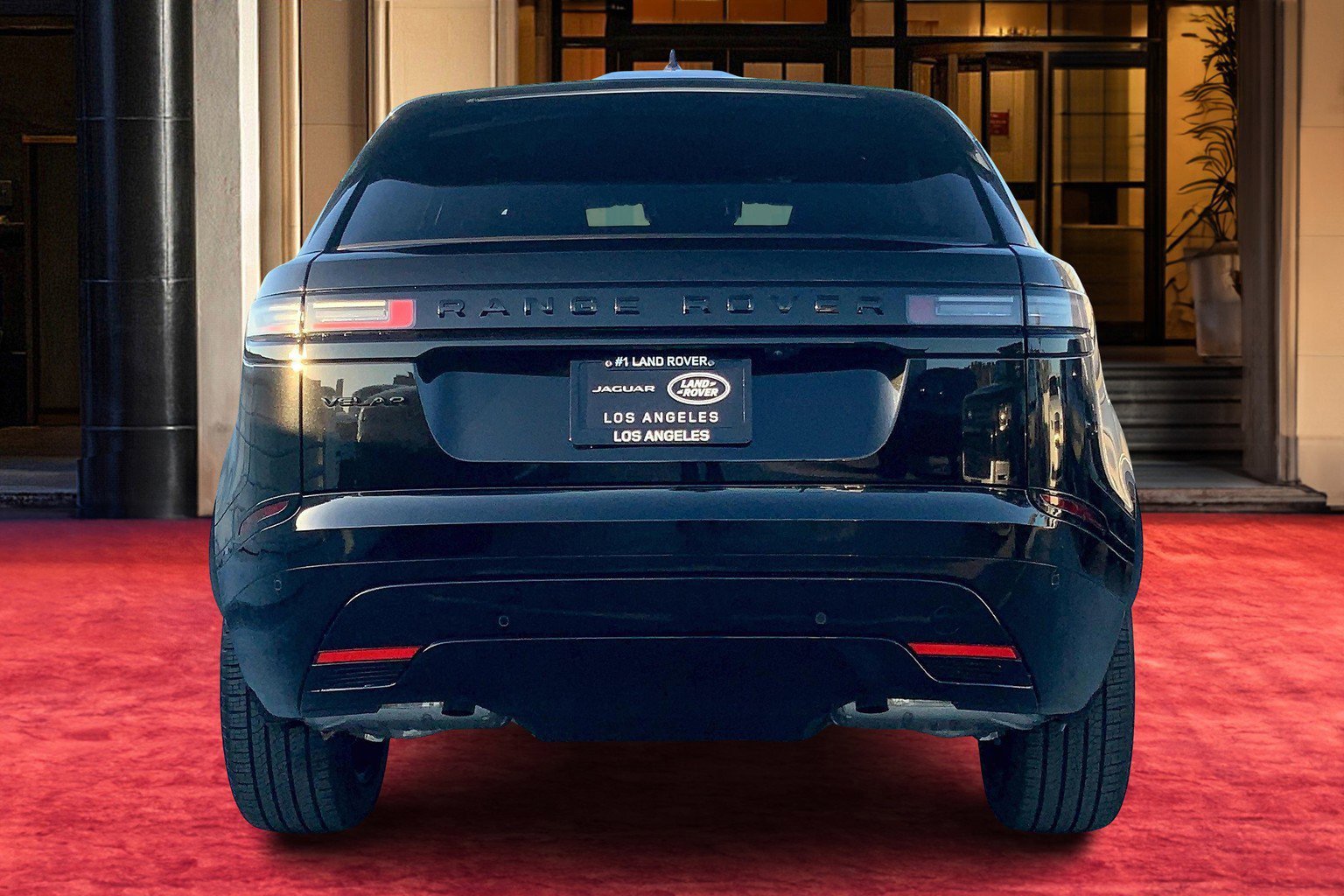 2025 Land Rover Range Rover Velar P250 Dynamic SE photo 3