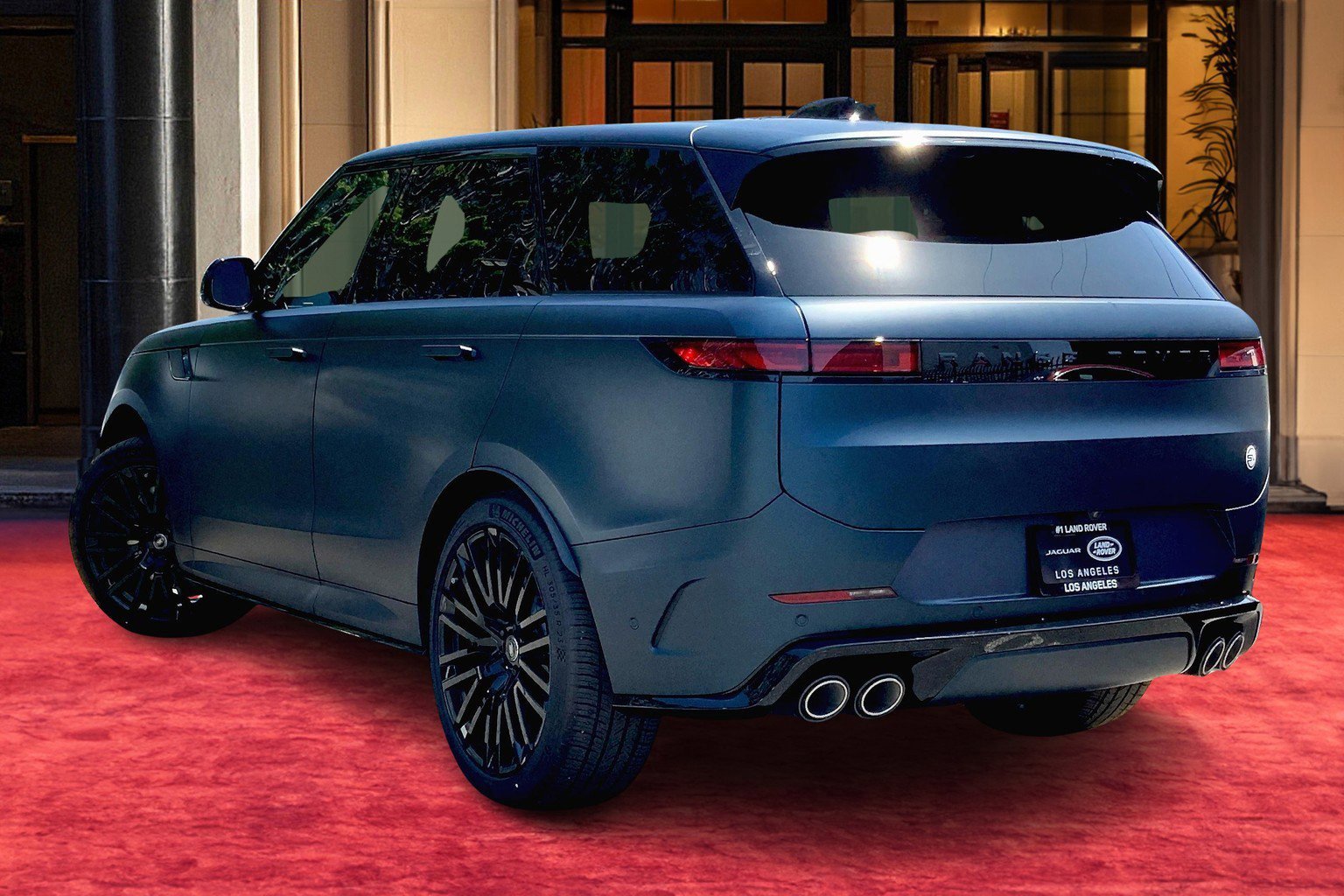 2025 Land Rover Range Rover Sport photo 2