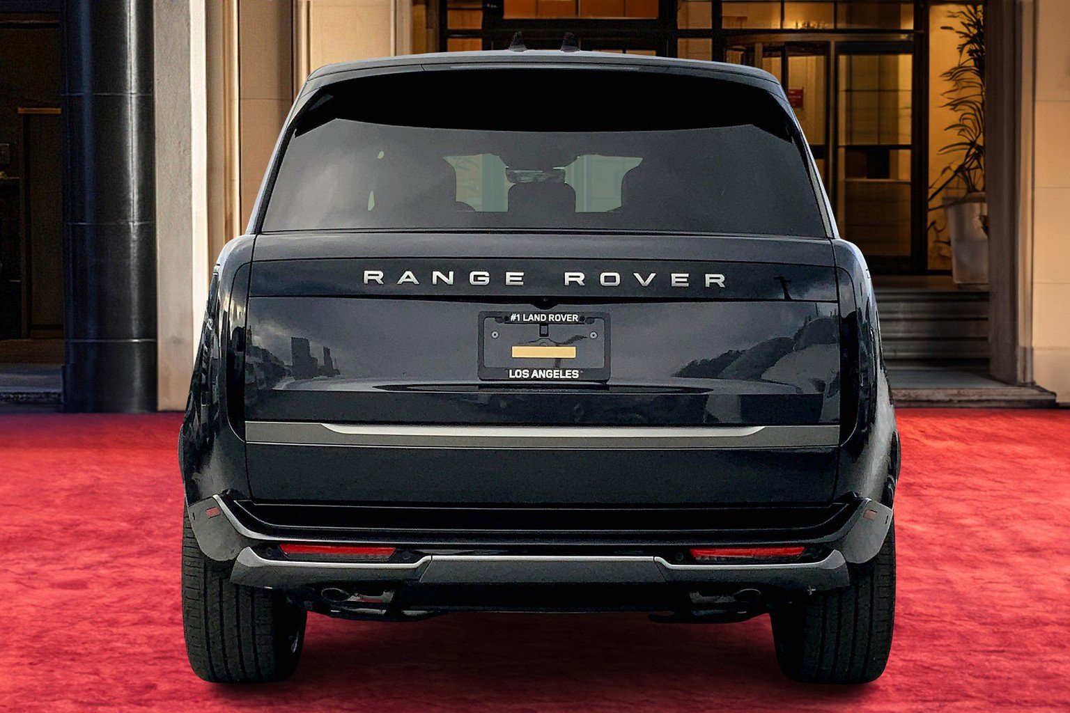 2025 Land Rover Range Rover SE photo 2