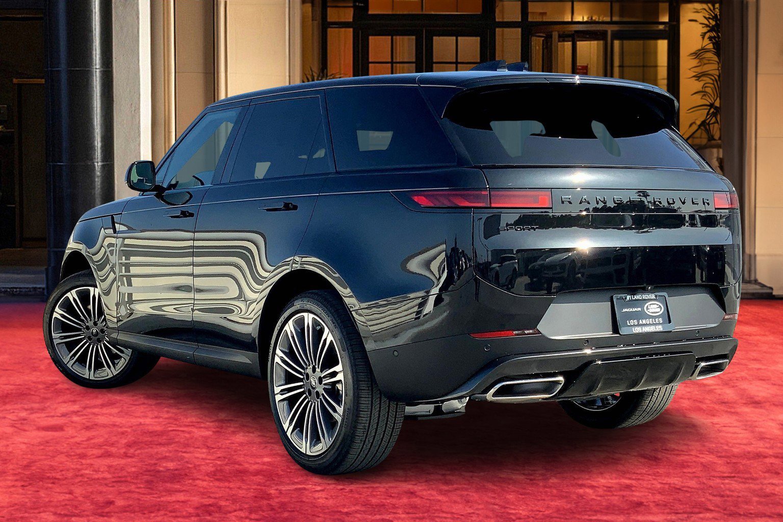 2025 Land Rover Range Rover Sport P360 SE photo 2