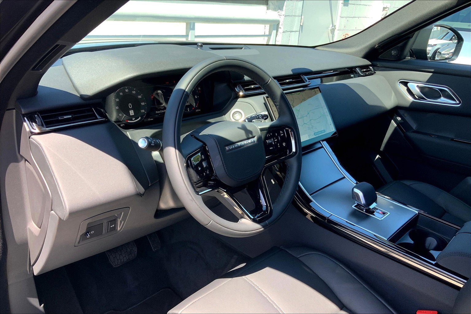 2026 Land Rover Range Rover Velar P250 S photo 4