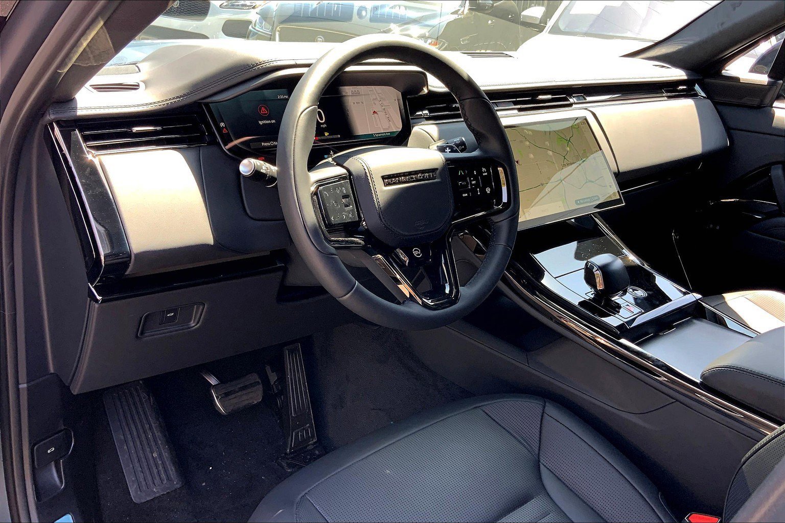 2025 Land Rover Range Rover Sport photo 4