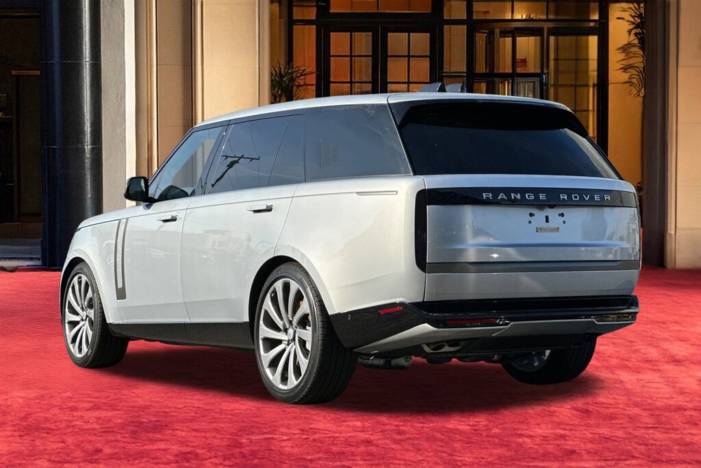 New 2025 Land Rover Range Rover P530 SE 7 Seat SUV