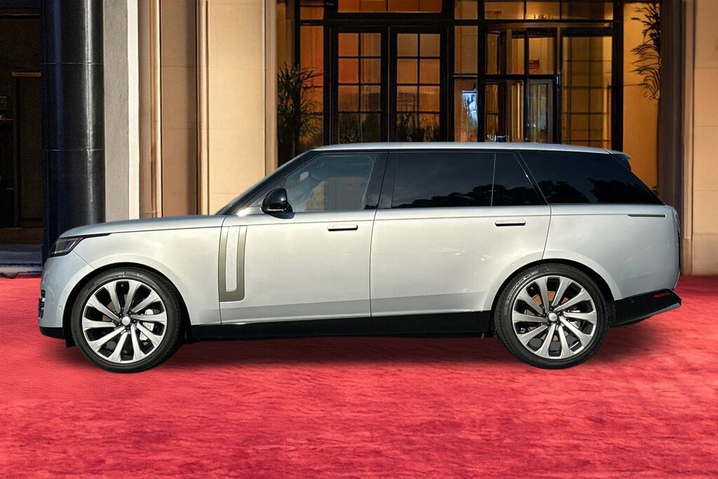 New 2025 Land Rover Range Rover P530 SE 7 Seat SUV