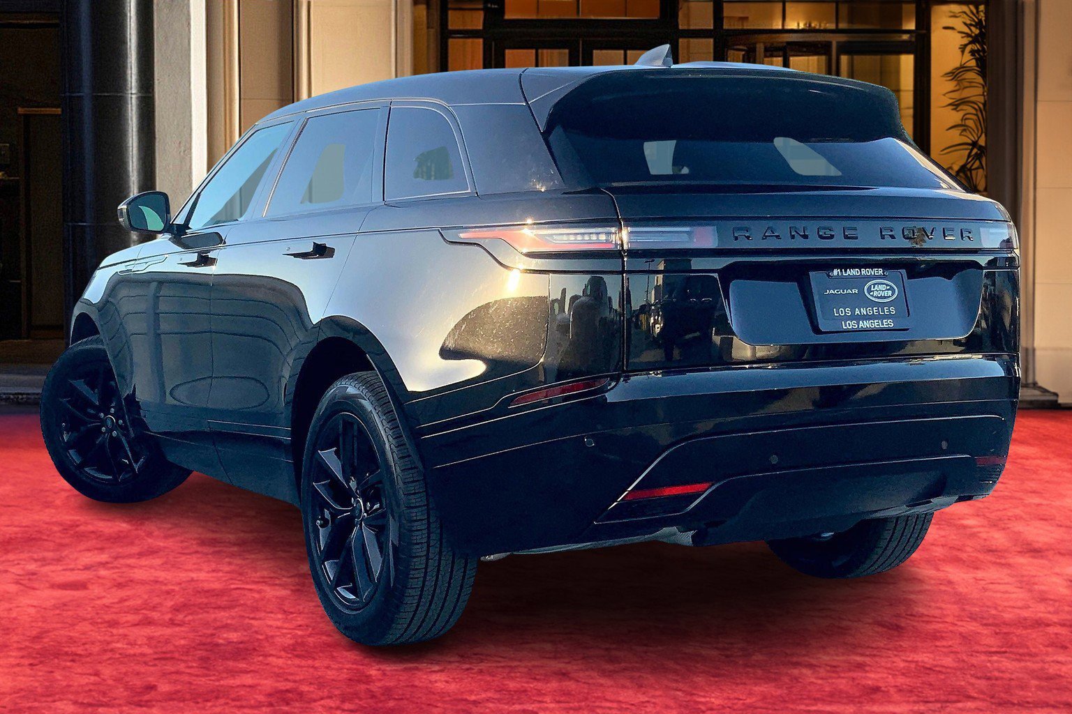 2025 Land Rover Range Rover Velar P250 Dynamic SE photo 2