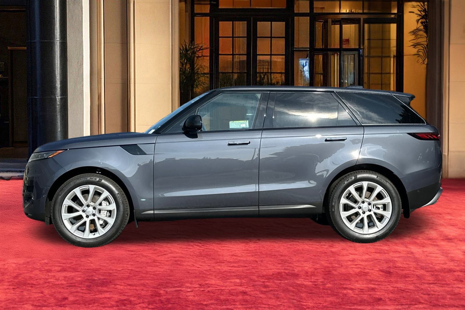 2025 Land Rover Range Rover Sport P360 SE photo 2