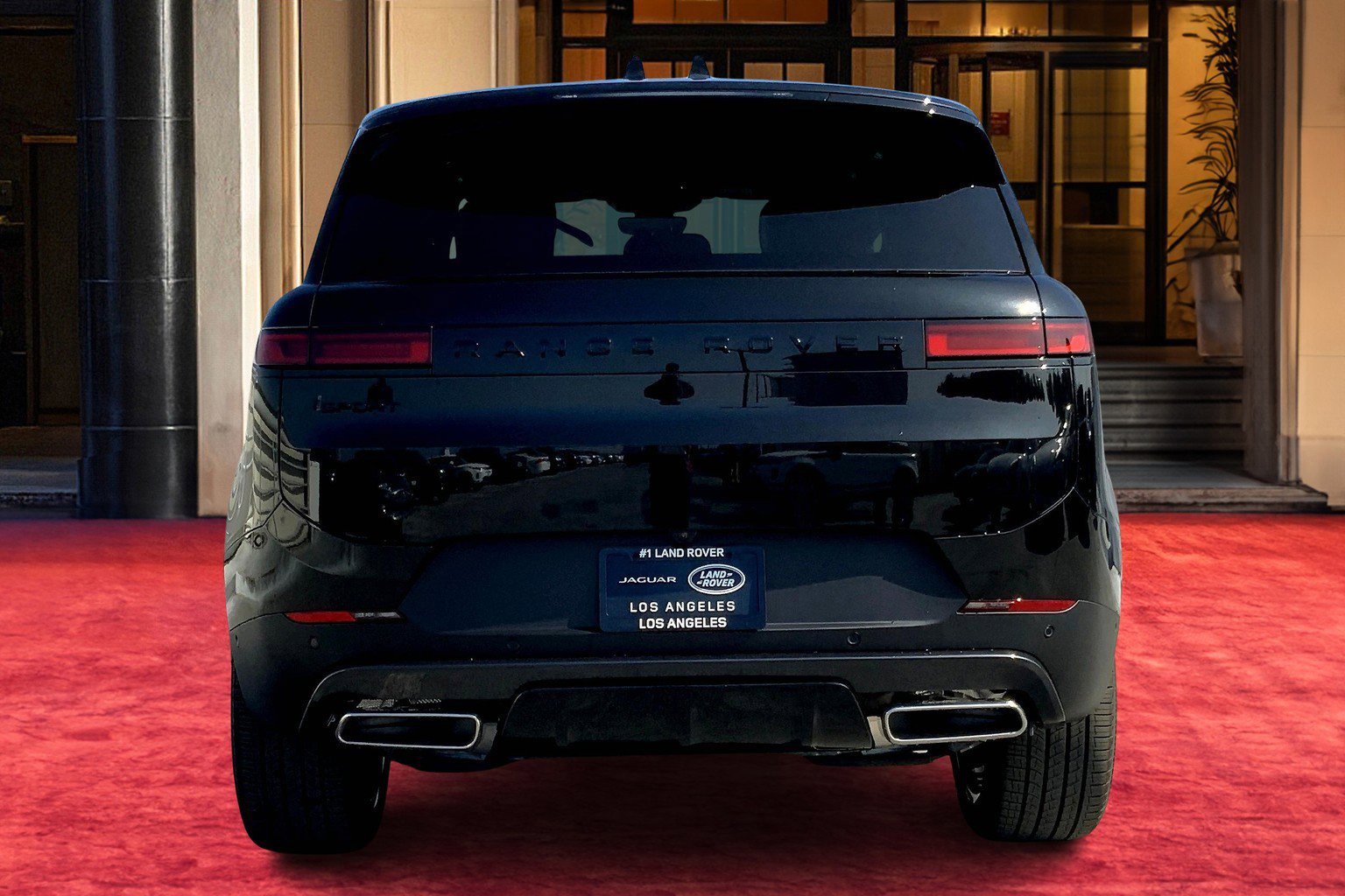 2025 Land Rover Range Rover Sport P360 SE photo 3