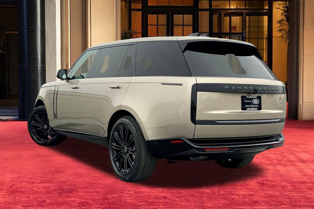 New 2025 Land Rover Range Rover P400 SE 7 Seat SUV
