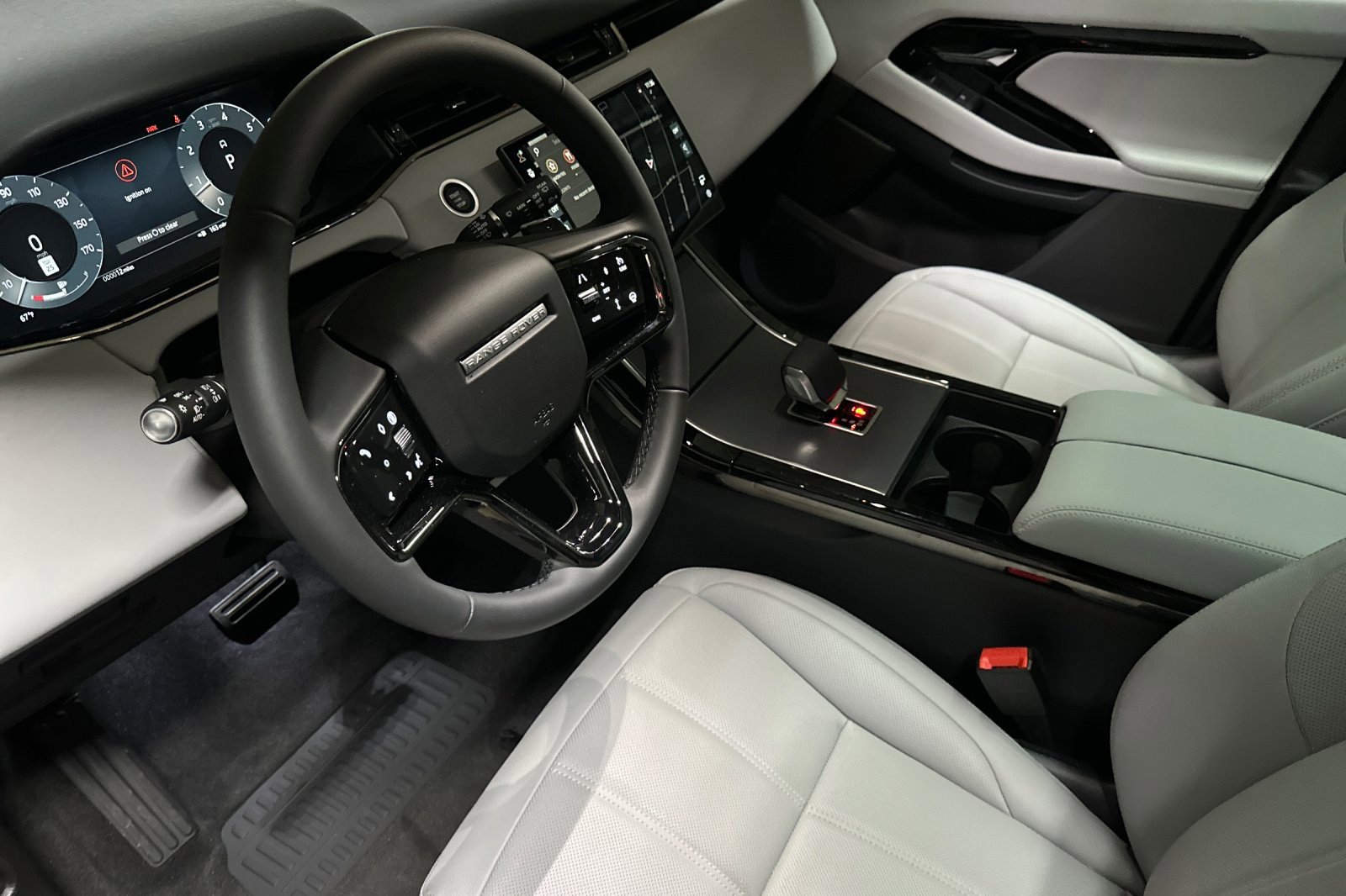 2026 Land Rover Range Rover Evoque S photo 3