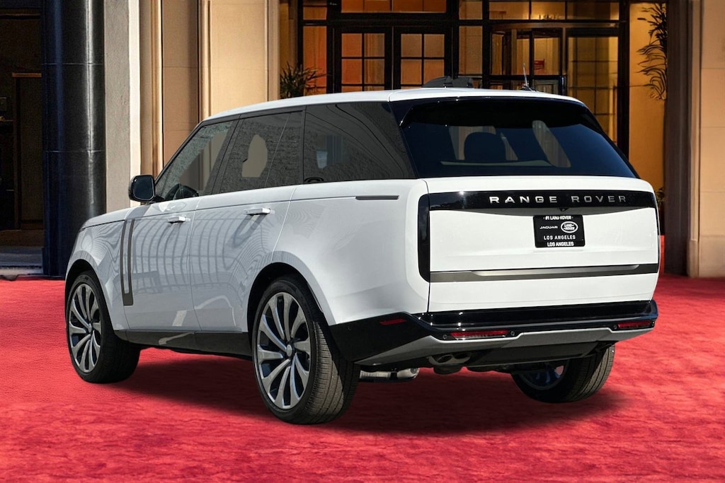 New 2025 Land Rover Range Rover P530 SE SUV